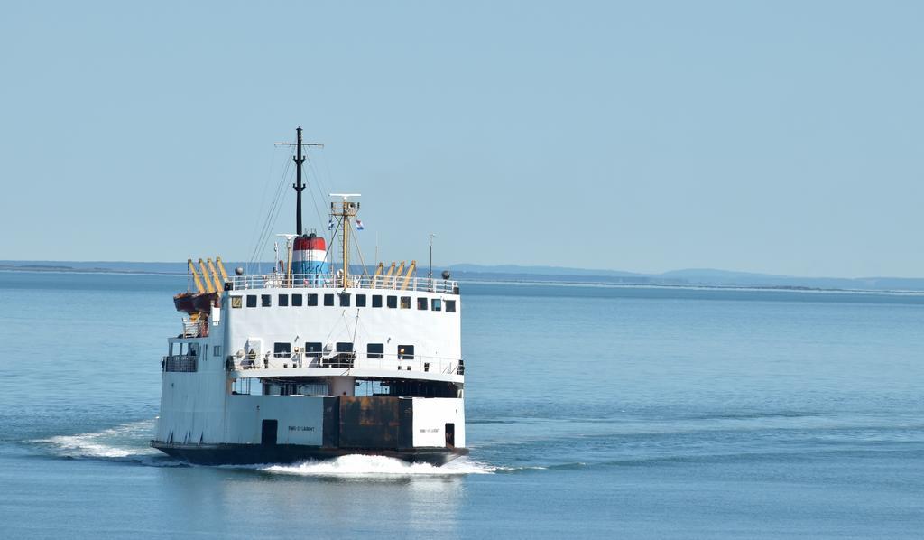 Motel Et Chalets Bo-Fleuve Evangeline Saint-Siméon Exteriör bild