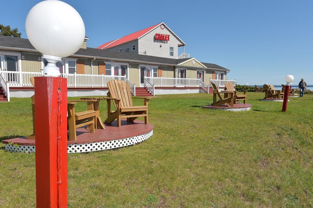 Motel Et Chalets Bo-Fleuve Evangeline Saint-Siméon Exteriör bild