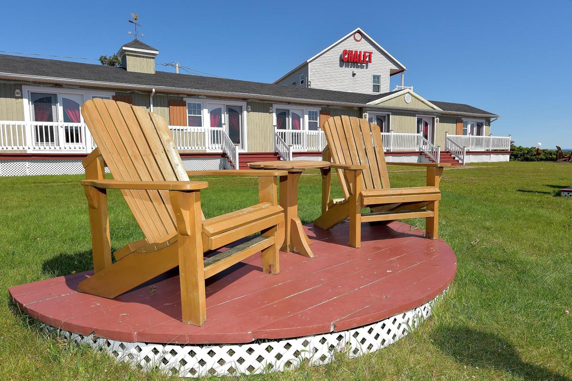 Motel Et Chalets Bo-Fleuve Evangeline Saint-Siméon Rum bild
