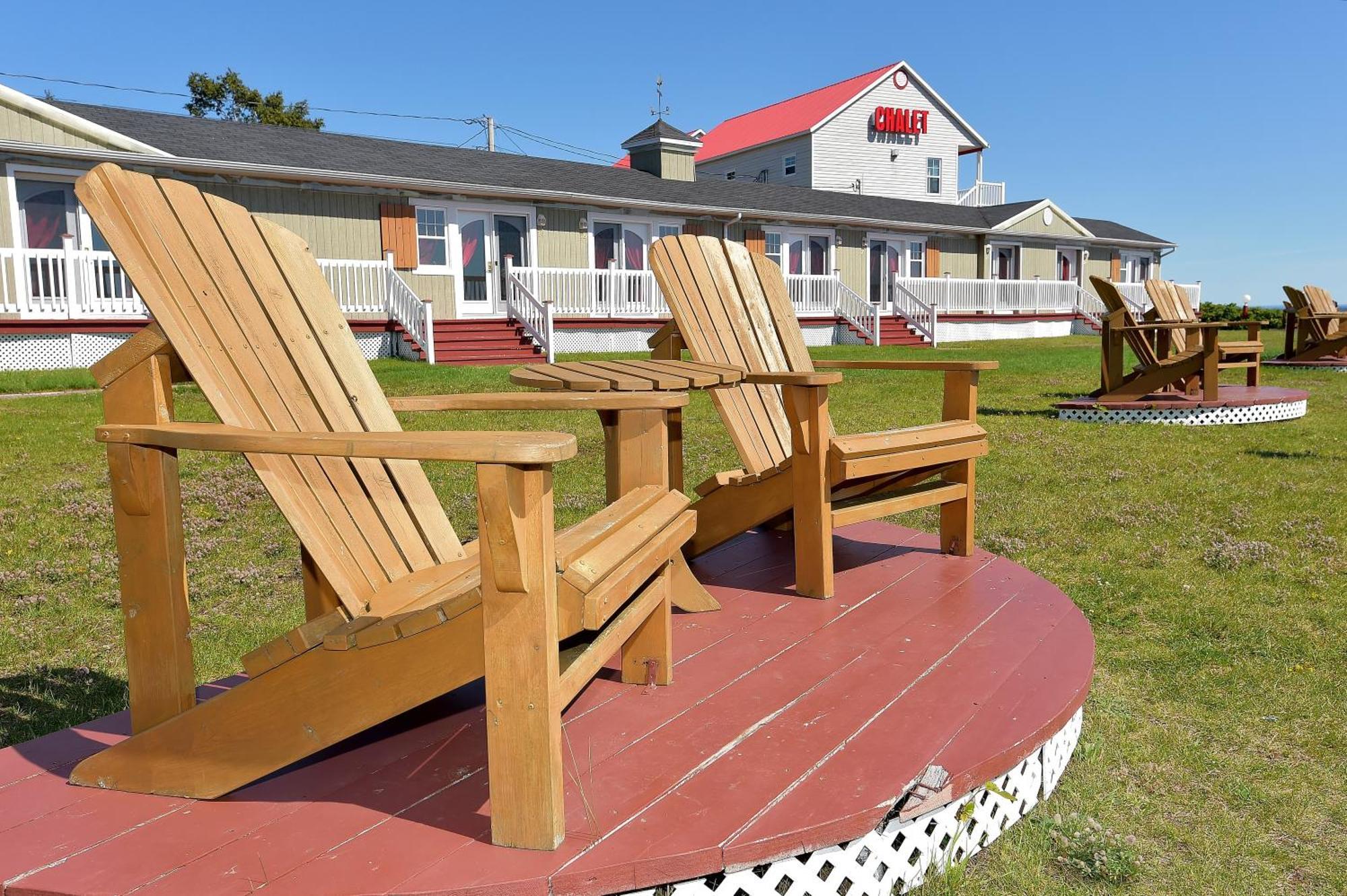 Motel Et Chalets Bo-Fleuve Evangeline Saint-Siméon Rum bild