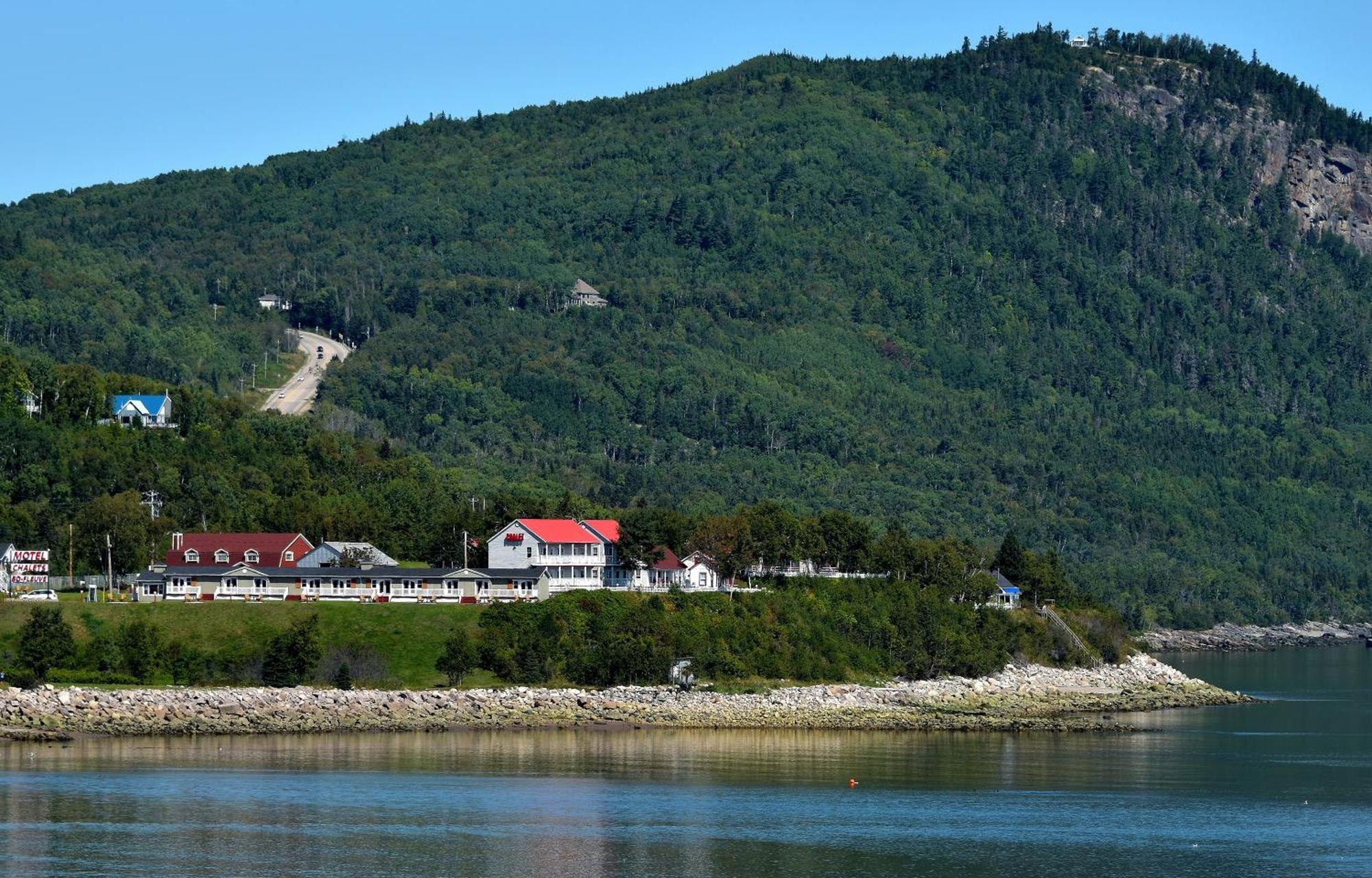Motel Et Chalets Bo-Fleuve Evangeline Saint-Siméon Rum bild