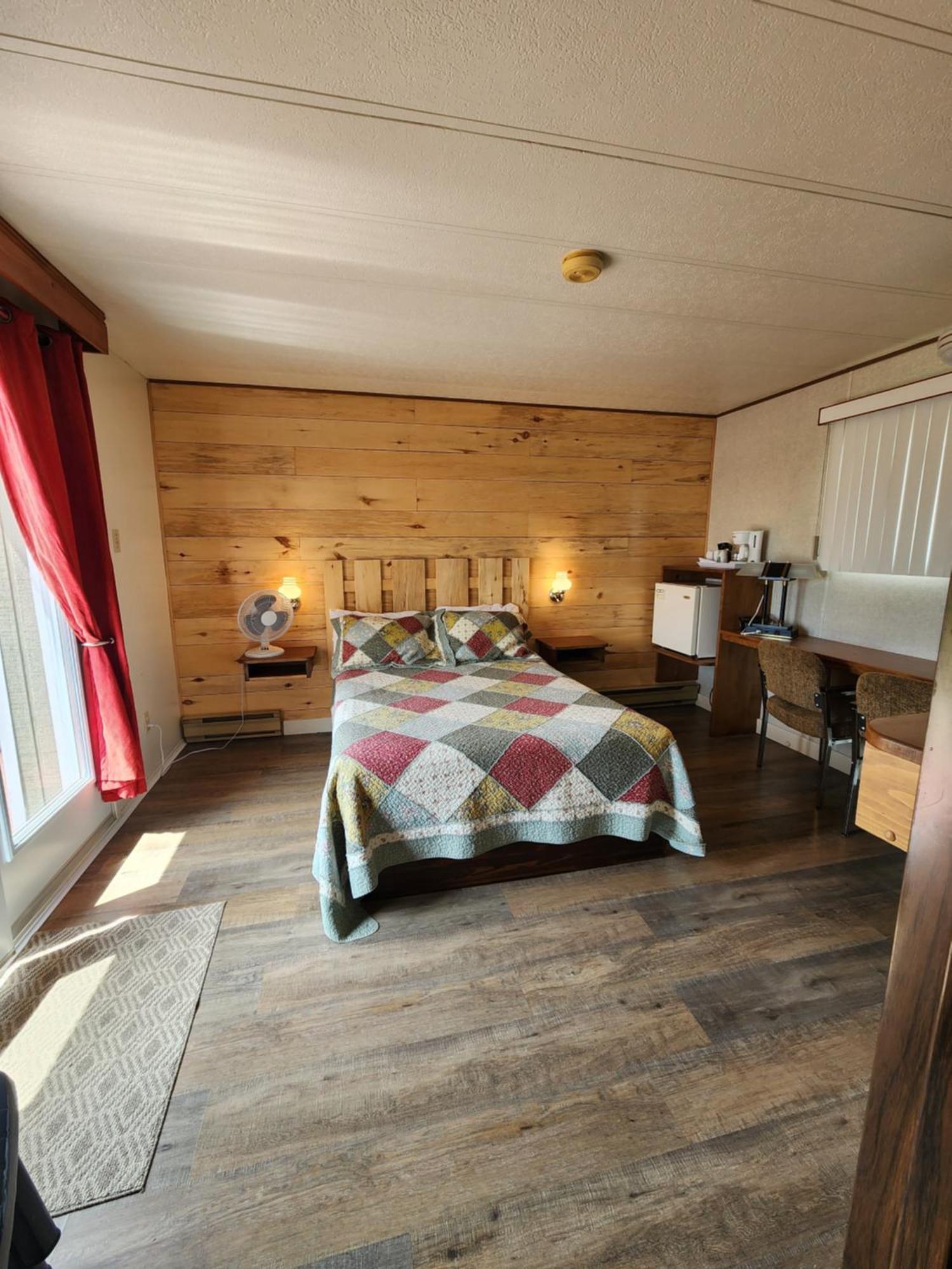 Motel Et Chalets Bo-Fleuve Evangeline Saint-Siméon Exteriör bild