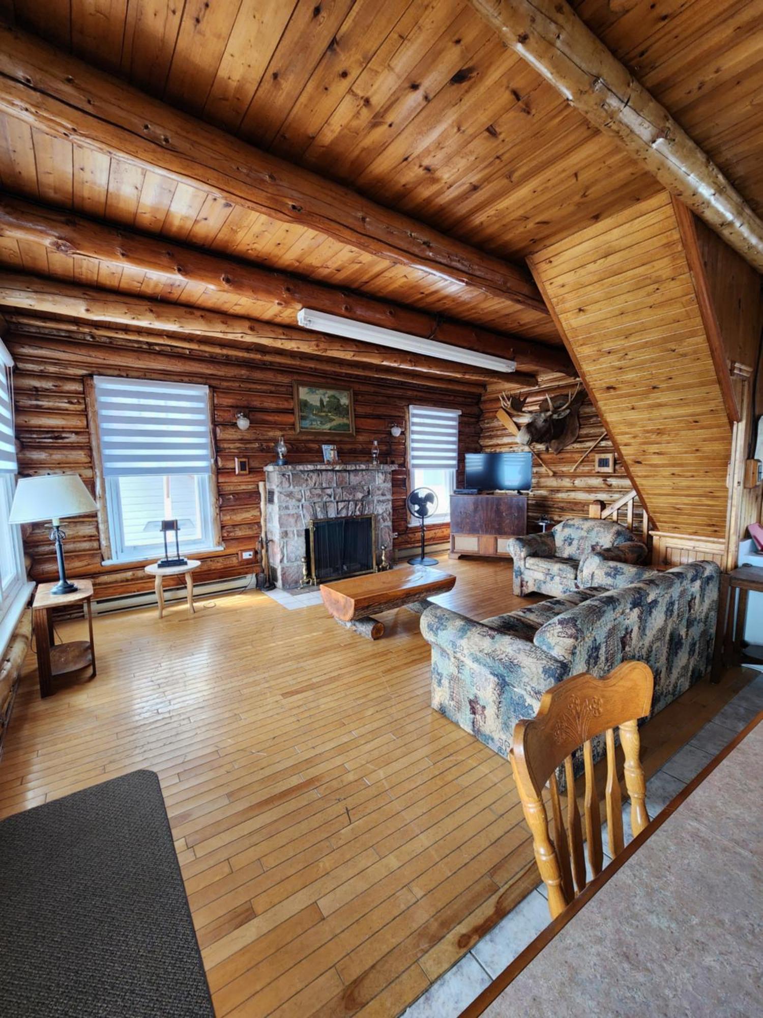 Motel Et Chalets Bo-Fleuve Evangeline Saint-Siméon Exteriör bild