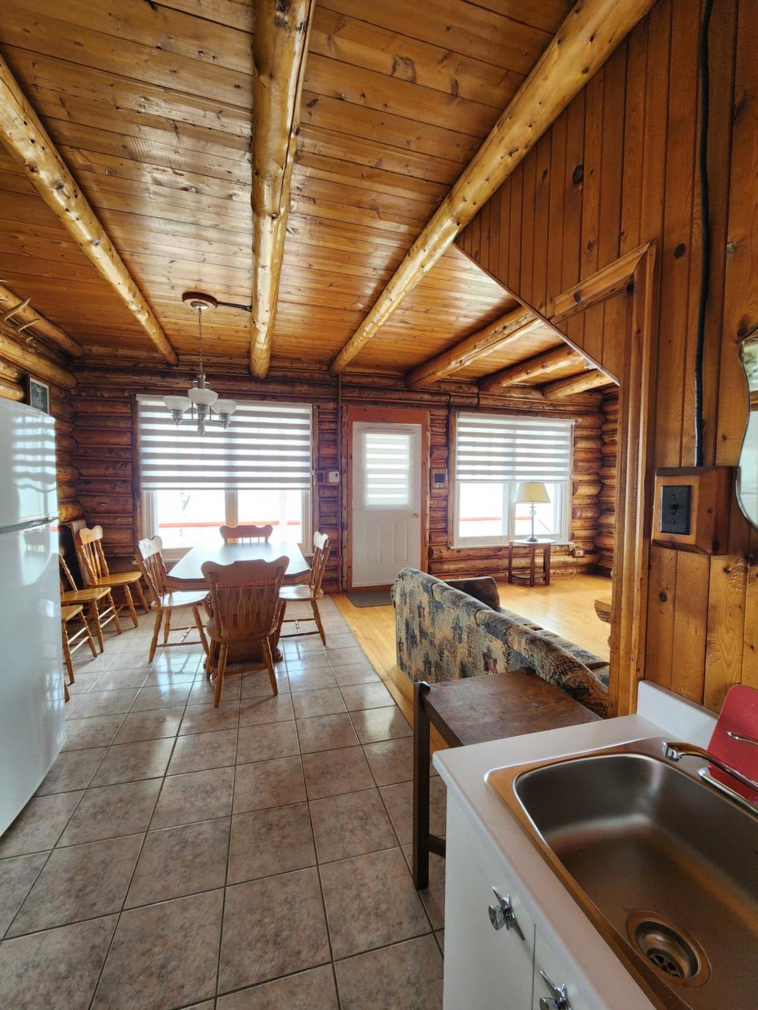 Motel Et Chalets Bo-Fleuve Evangeline Saint-Siméon Exteriör bild